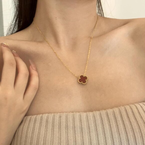 Clover Pendant Necklace for Women 18K Gold Plated Four Leaf Clover Necklaces Luc - Picture 7 of 7